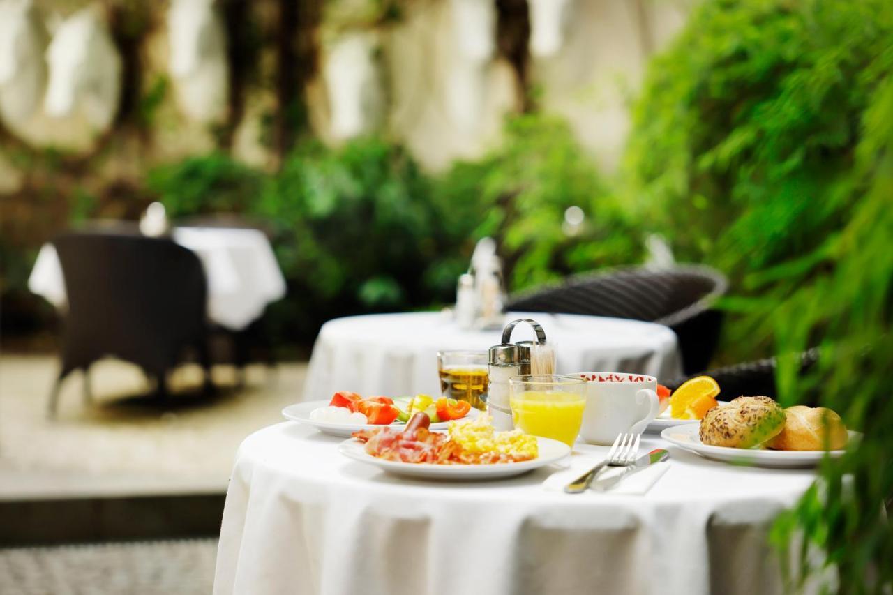 Prokop Square Hotel