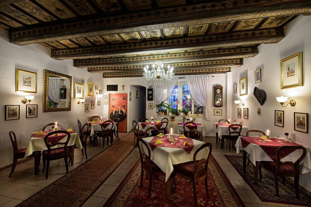 Hotel Red Lion 4*