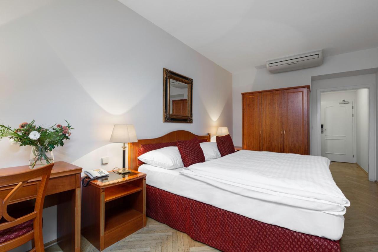 Patio Hotel 4*