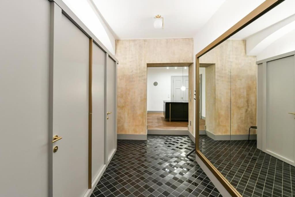 Luxury Old Town Apt, Parking *