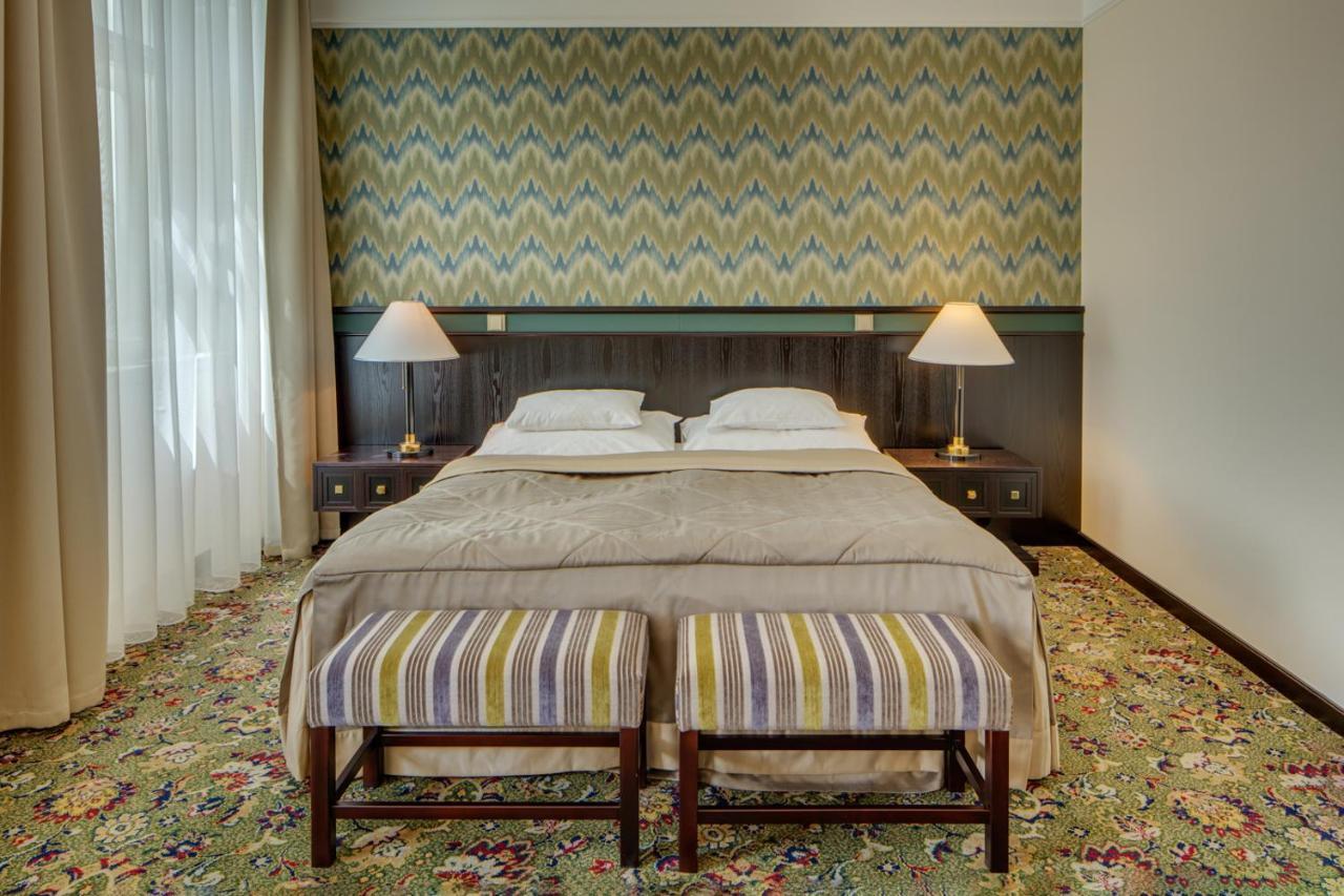 Savoy 4*