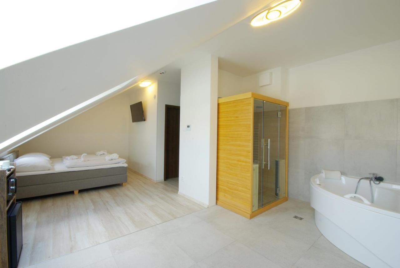 Adeba Hotel 3*