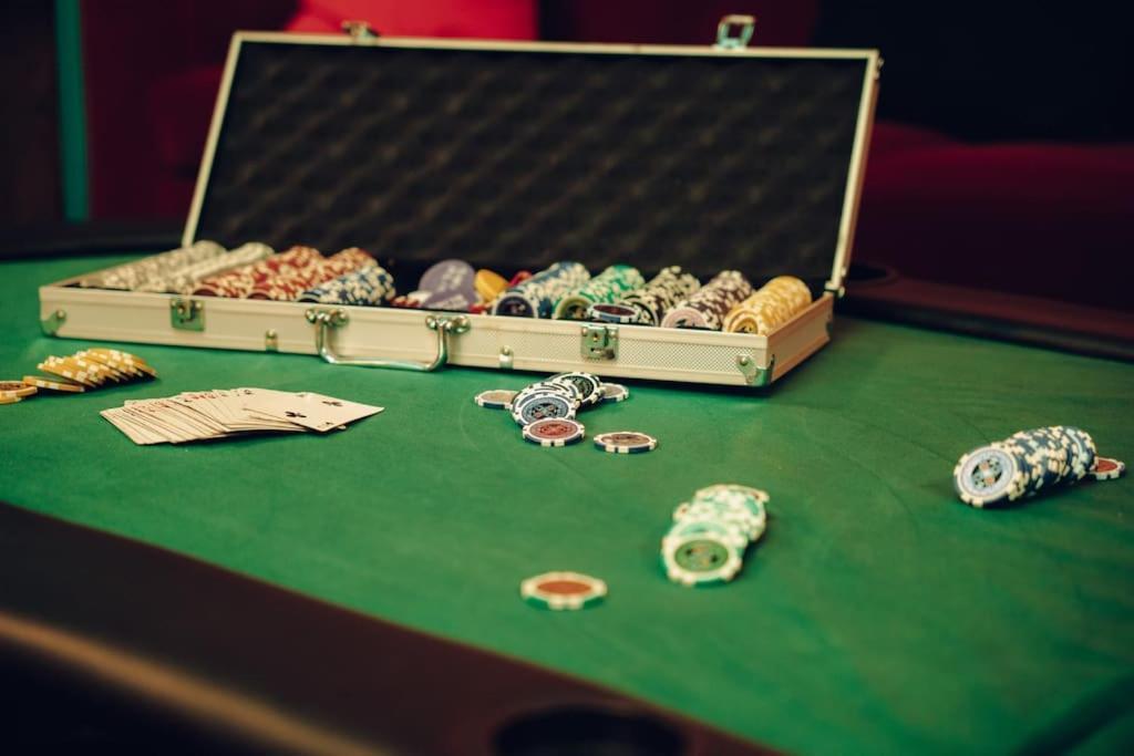 Apartment Private Casino Royal Prague