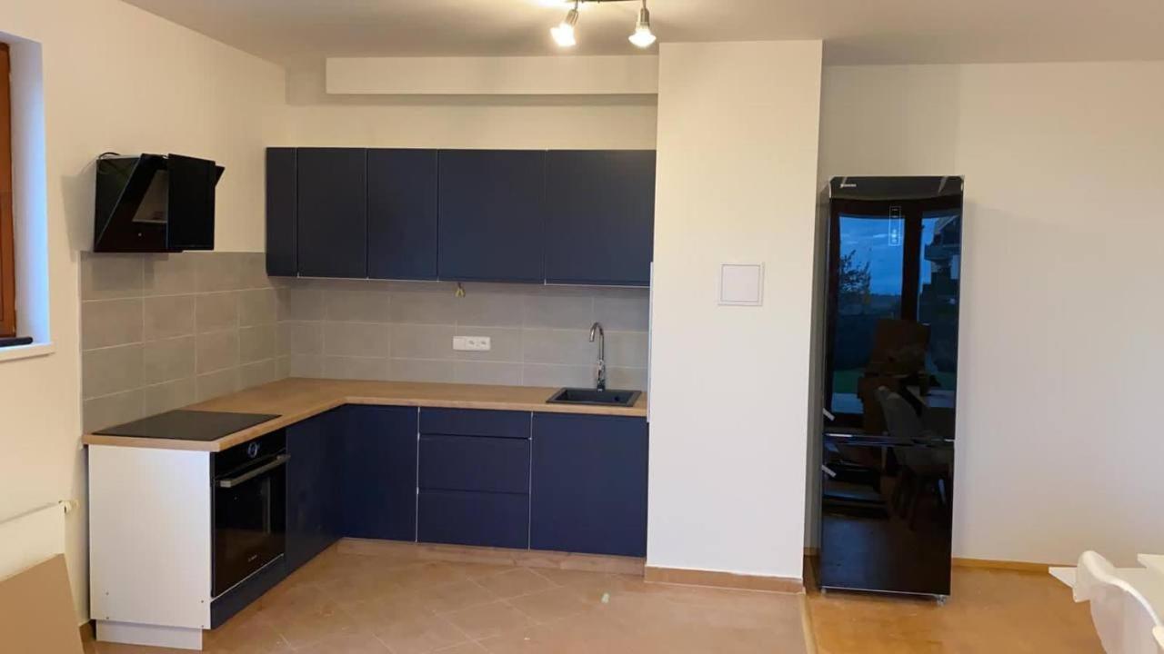 Simple With Garden 15 Min From Center&airport Daire