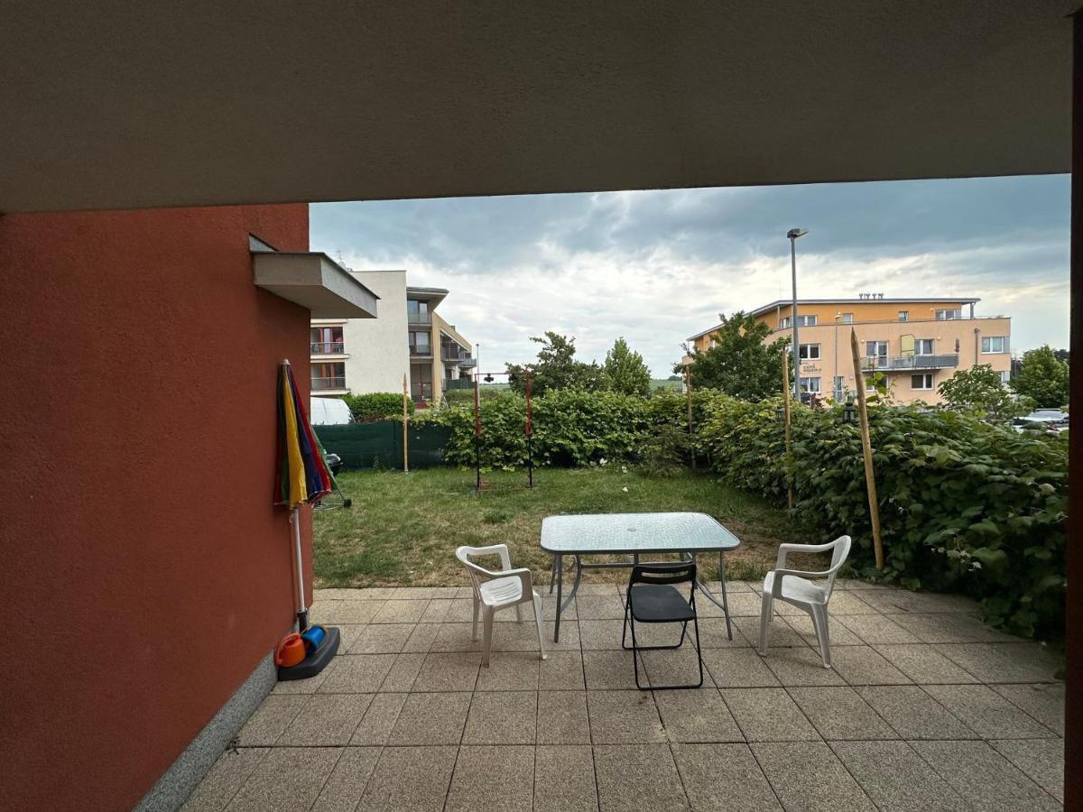 Simple With Garden 15 Min From Center&airport Daire