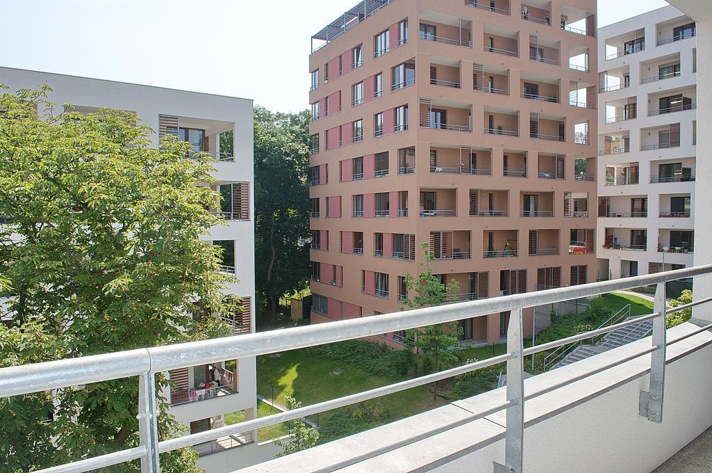 Bright Spacious Apartment Prague