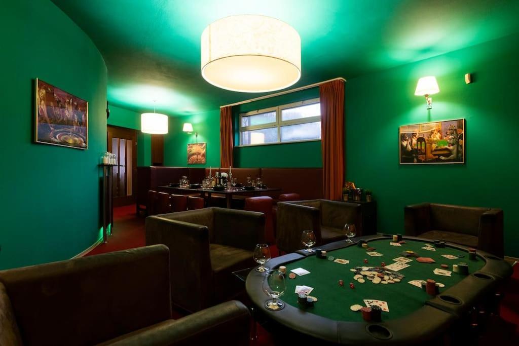 Private Casino Royal Apartment