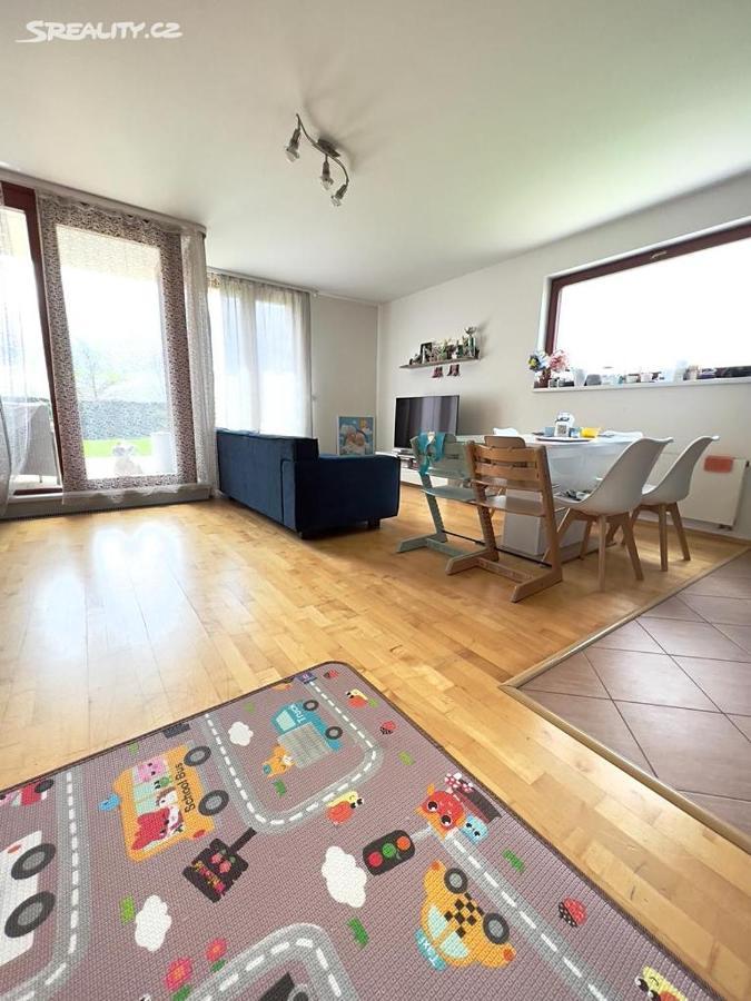 Daire Simple With Garden 15 Min From Center&airport