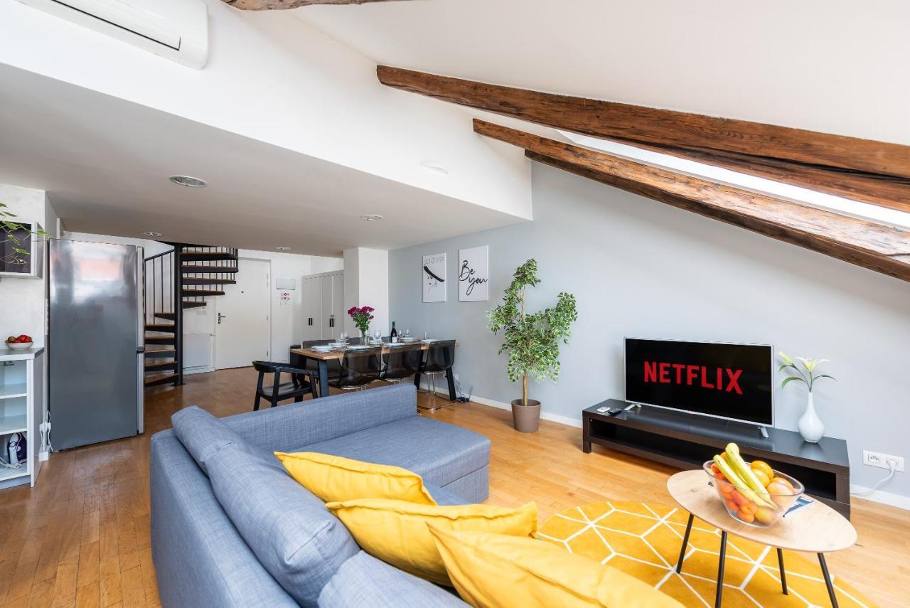 Duplex With Ac In Center Apartment *