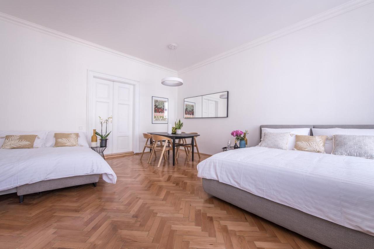 New Design - Location Wenceslas Square Apartment Prag