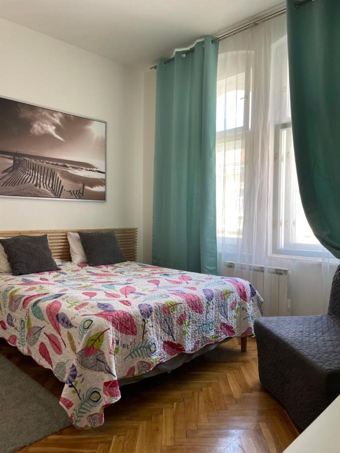 -studio * Prague