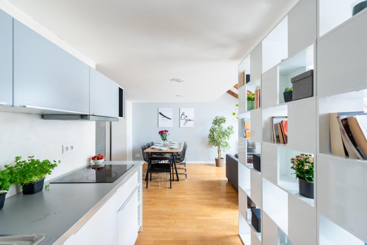 Duplex With Ac In Center Apartment *