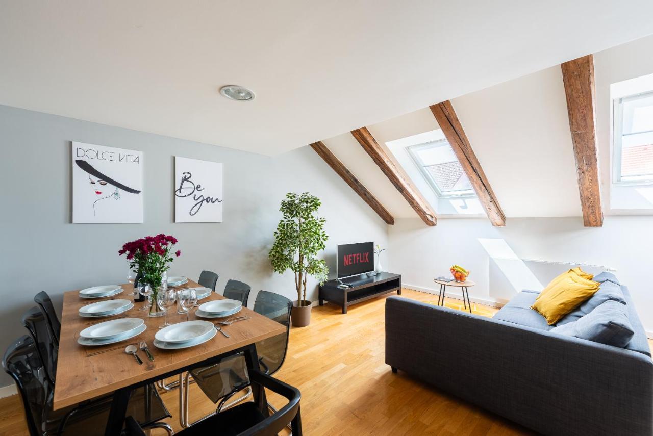 Duplex With Ac In Center Apartment *