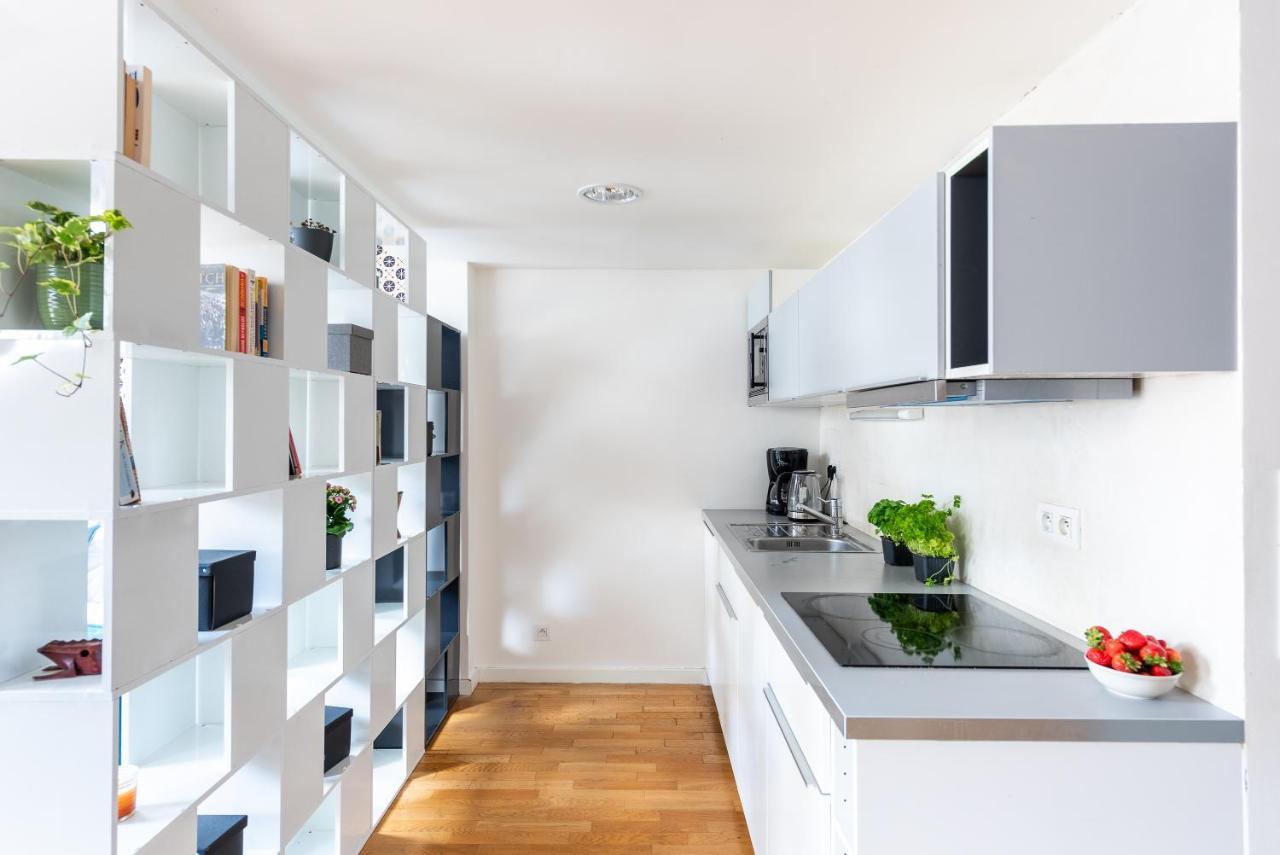 Duplex With Ac In Center *