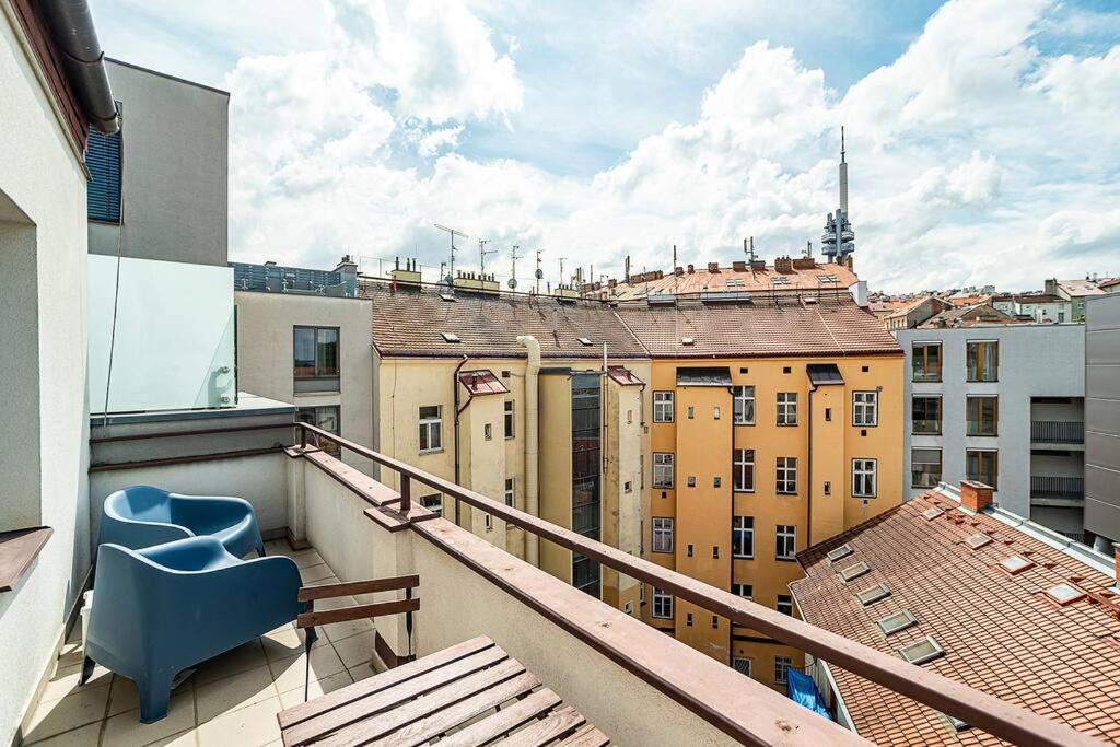 Cosy With Terrace By Tram Apartment Prag