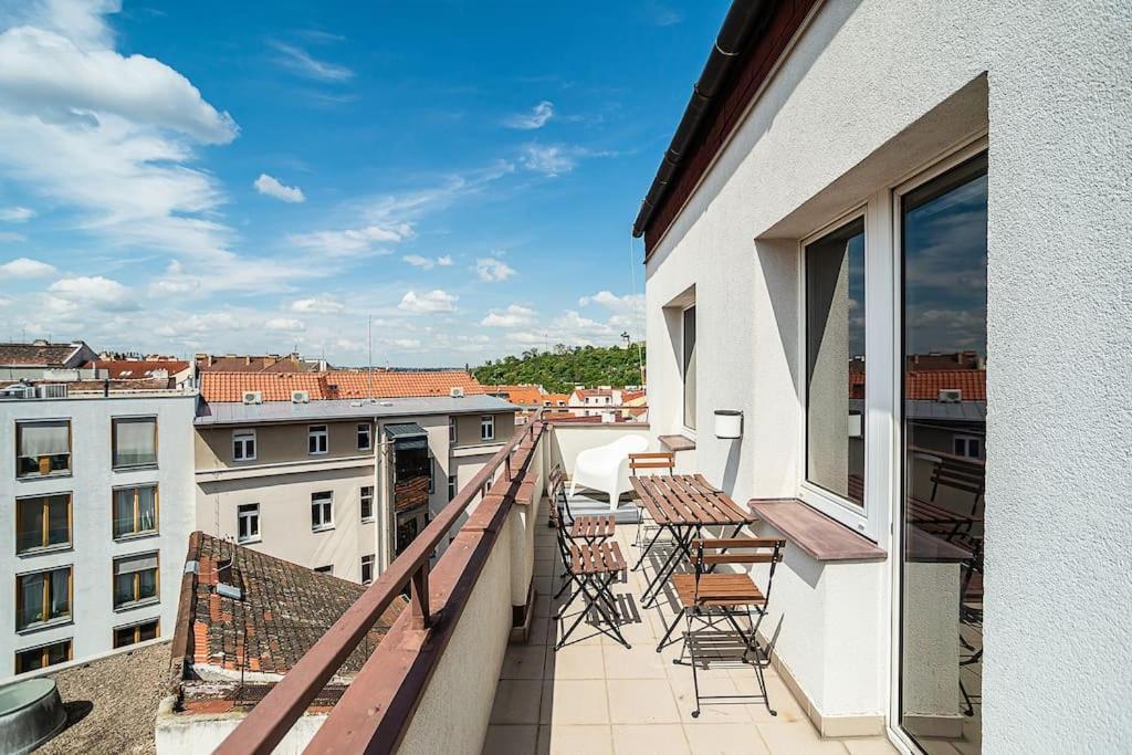 Apartment Bright 2 Bed With Big Terrace By Tram
