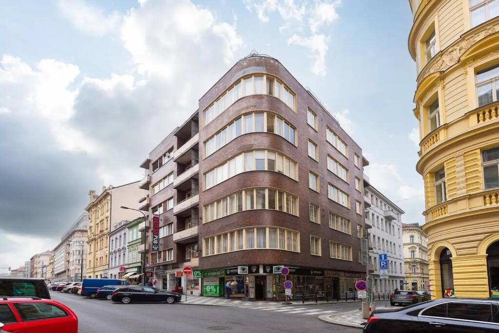 Cozy In The Centre W/balcony * Prague