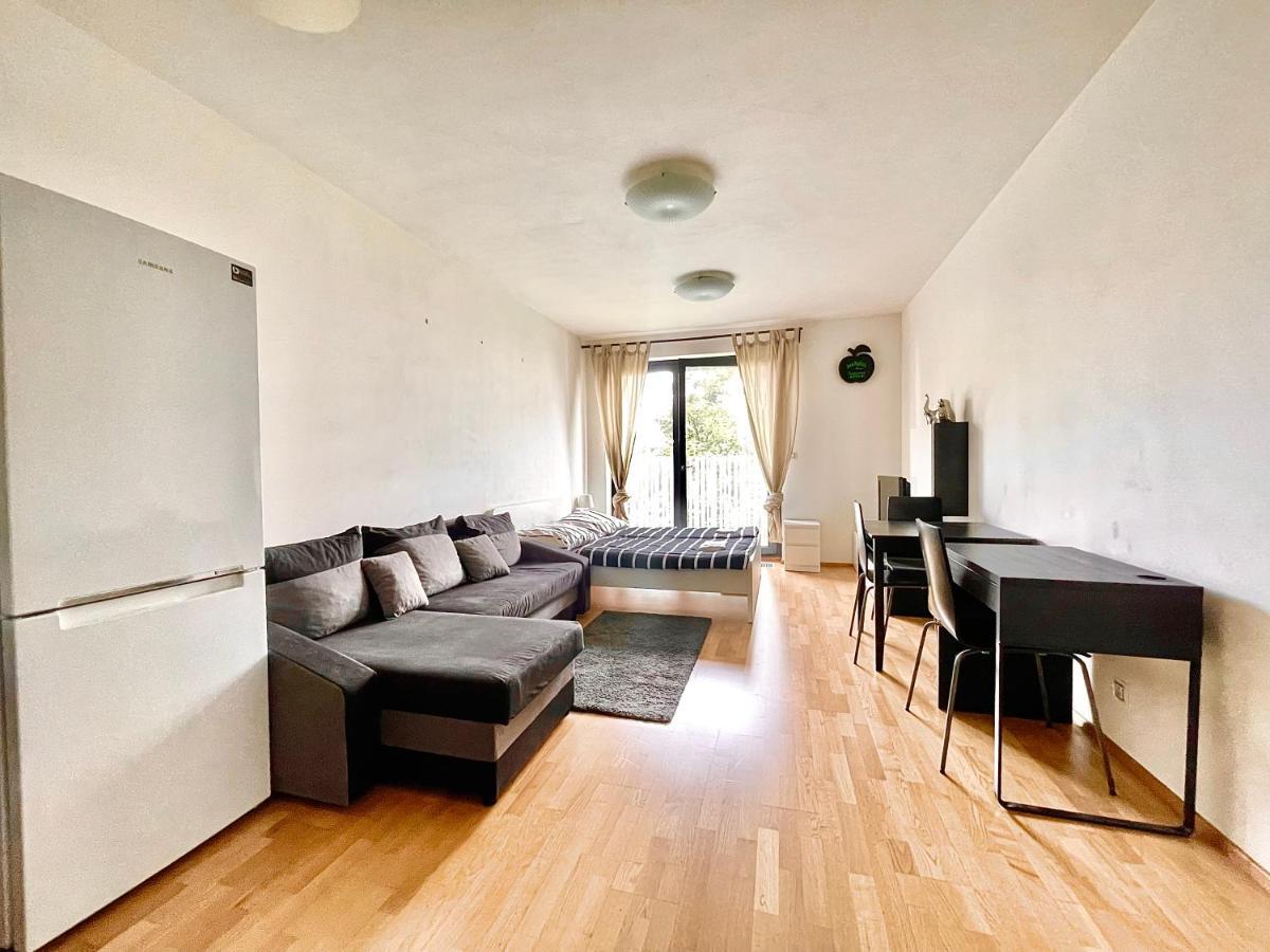 Garden Park Apartment