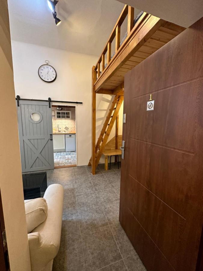 Cozy New Loft Daire Prag