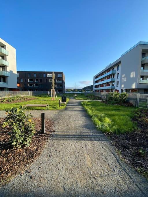 Enjoy Garden & Grill & Free Parking & Aquapark Apartment Prague