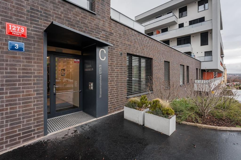 Apartment Enjoy Garden & Grill & Free Parking & Aquapark Prague