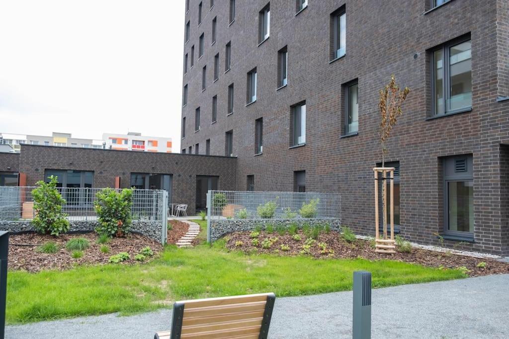 Enjoy Garden & Grill & Free Parking & Aquapark Apartment *