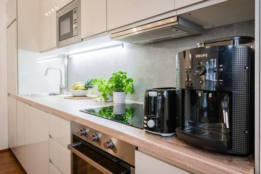 Apartment Enjoy Garden & Grill & Free Parking & Aquapark