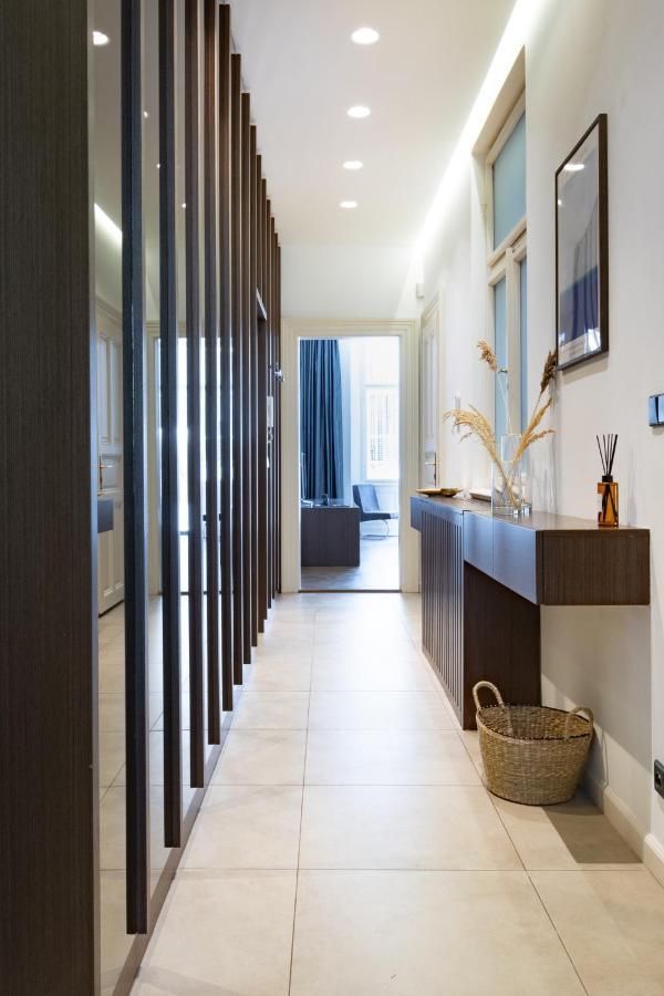 Elegant Paris Ave With A Terrace Apartment Prague