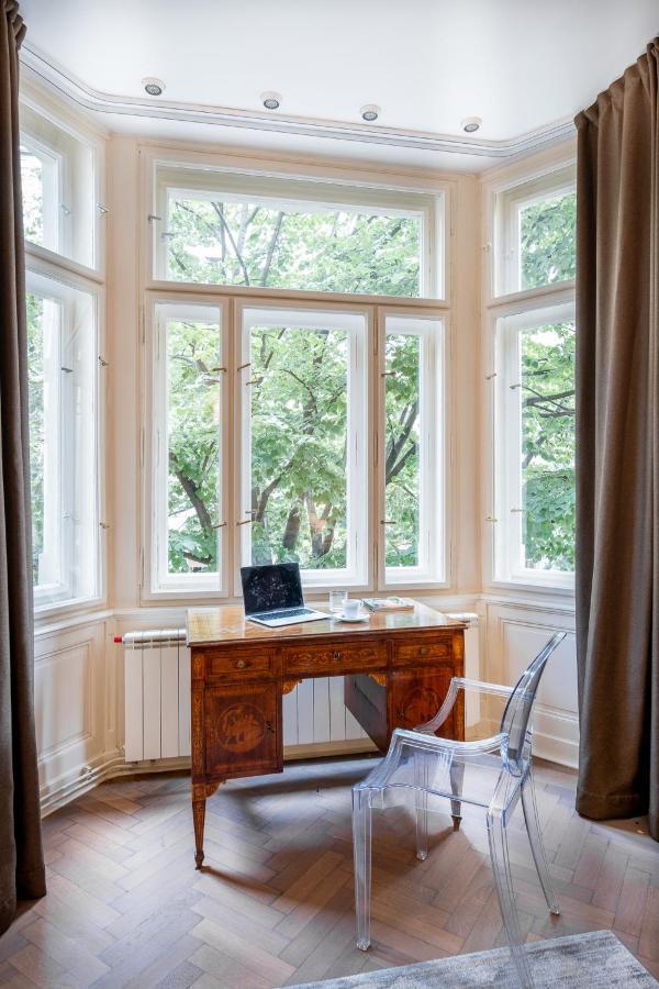 Apartment Elegant Paris Ave With A Terrace Prague