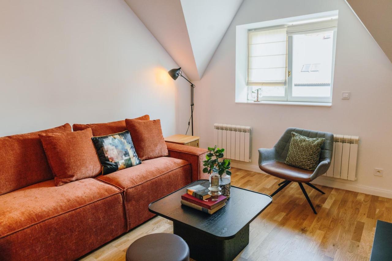 Modern Mezzanine At Jecna St Apartment Prague