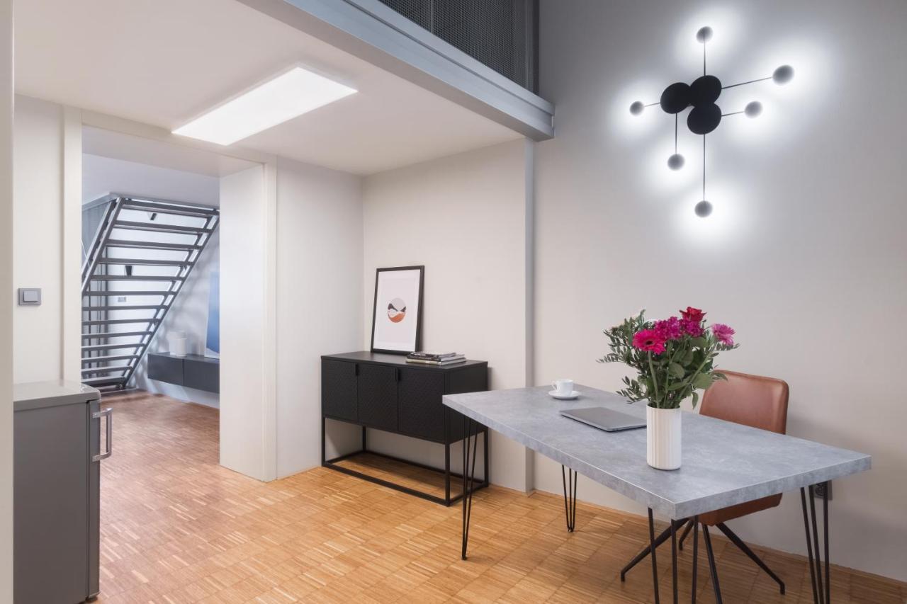 Days - Loft - Parking - 4 Min Wenceslas Sq Apartment Prague