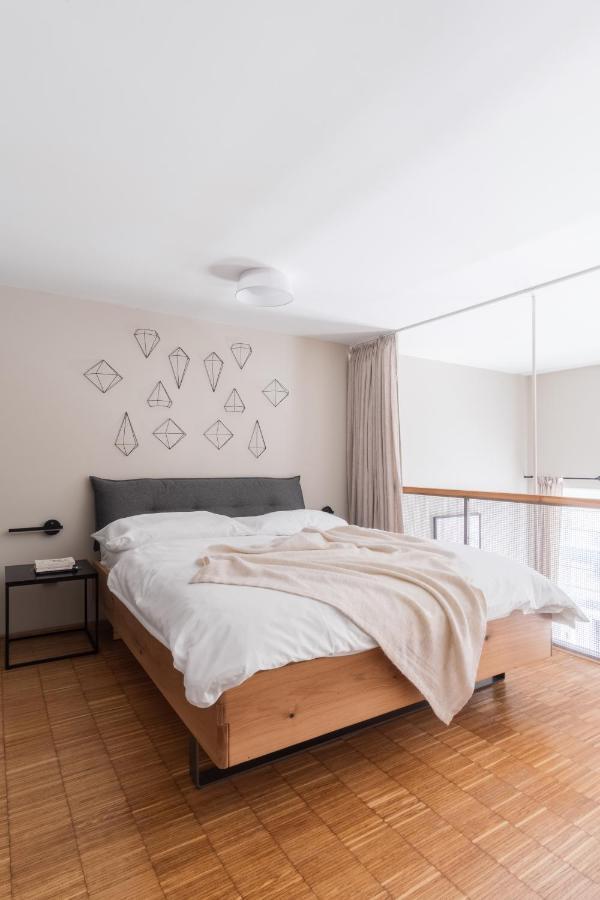 Days - Loft - Parking - 4 Min Wenceslas Sq Apartment
