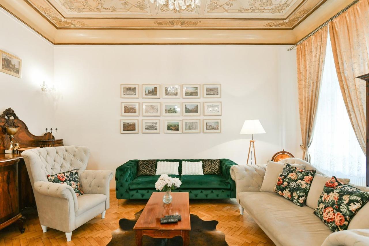 Apartment Stunning Charles Bridge Apartment Prague