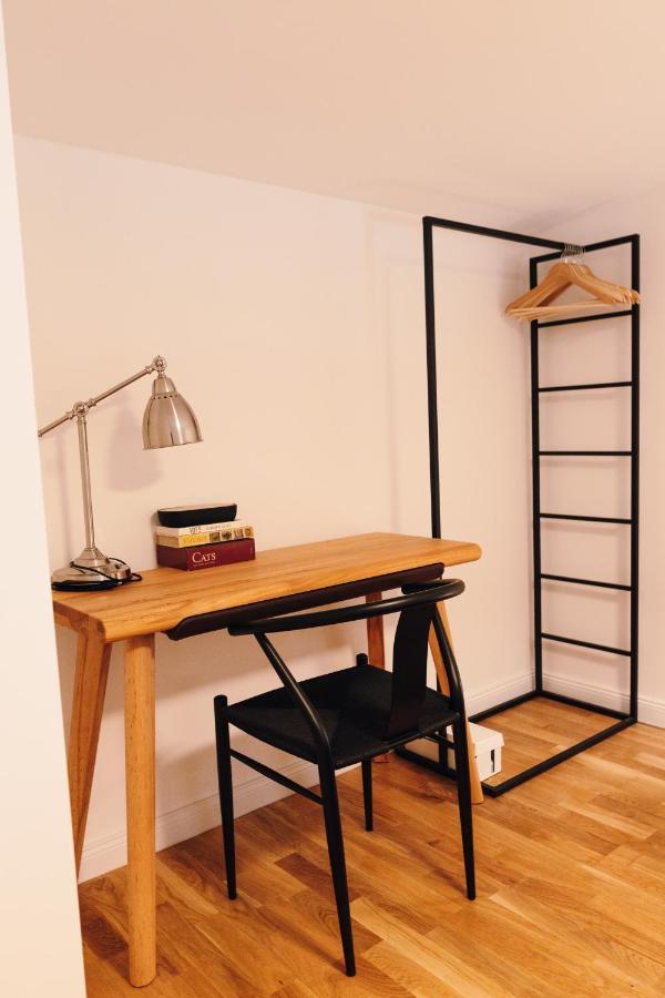 Modern Mezzanine At Jecna St Daire Prag