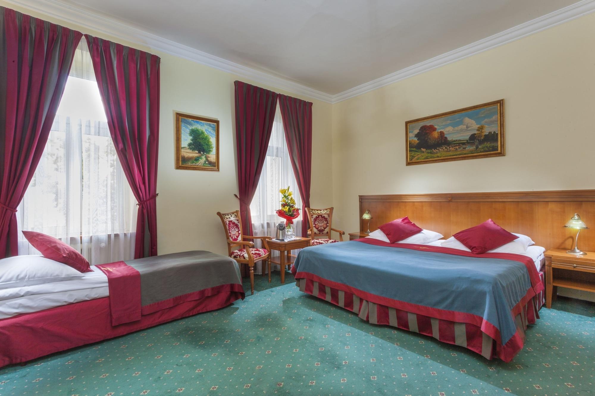 Garden Hotel 4*