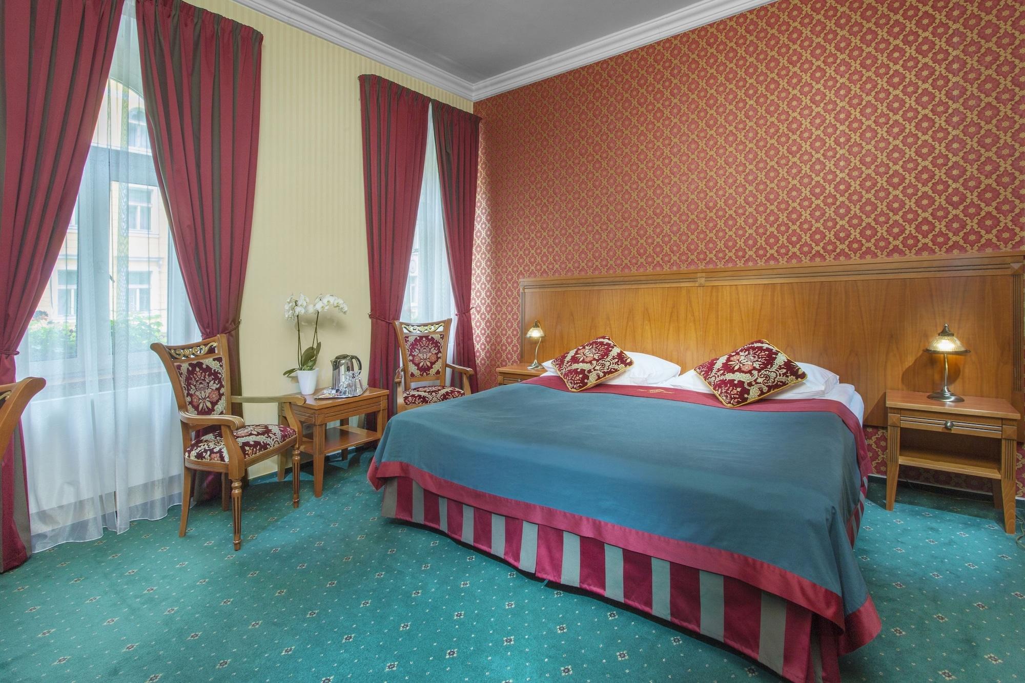 Garden Hotel 4*