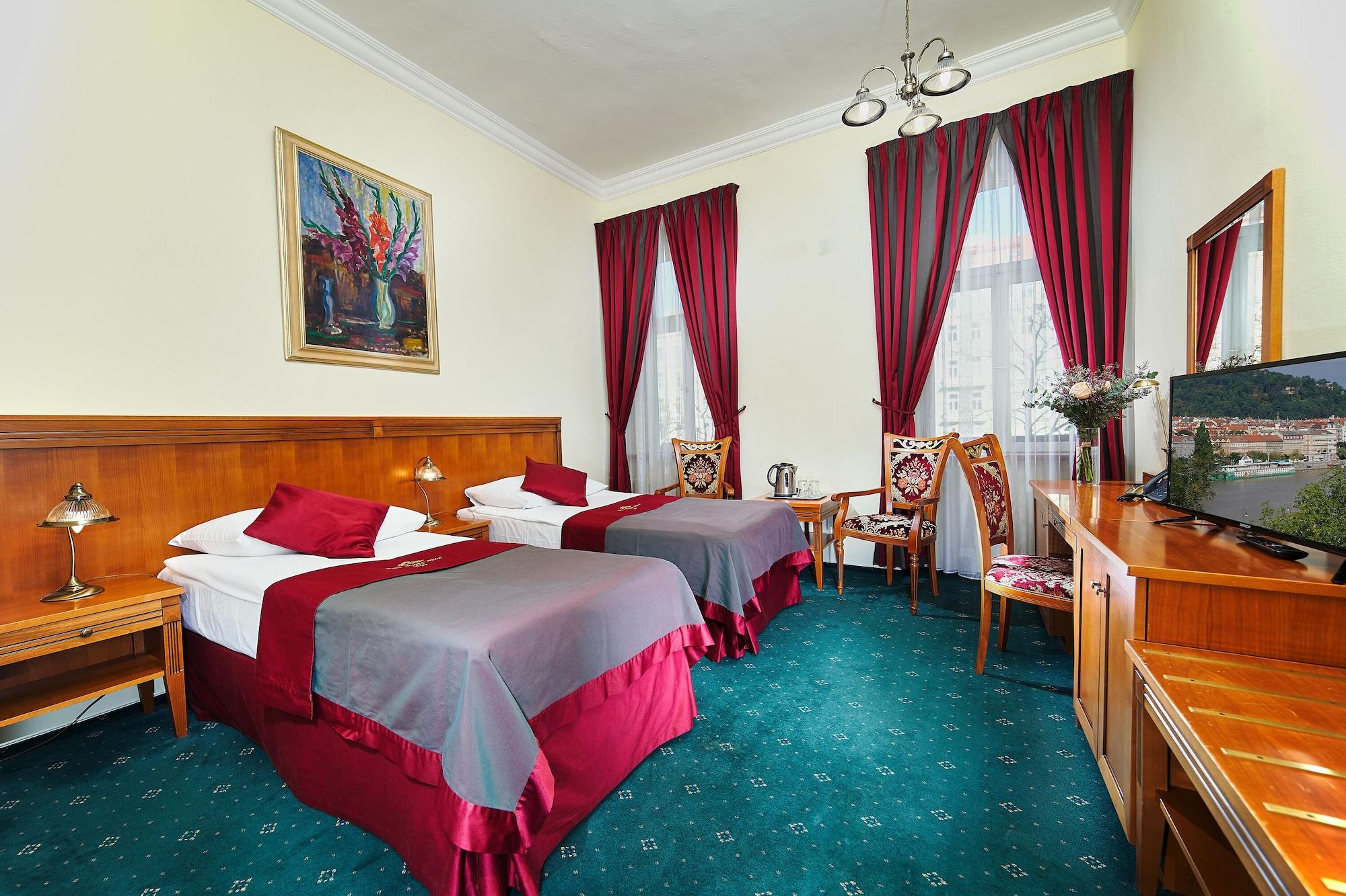 Garden Hotel