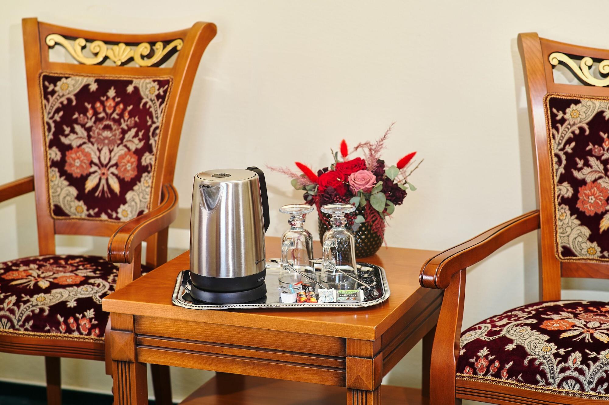 Garden Hotel 4*