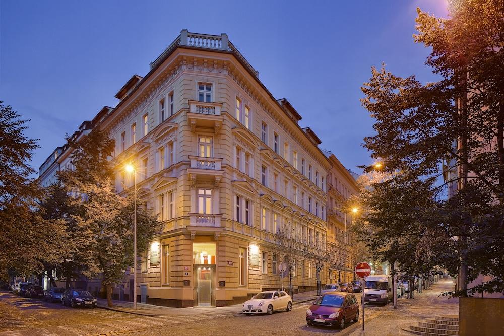 Mamaison Belgická 4* Prague