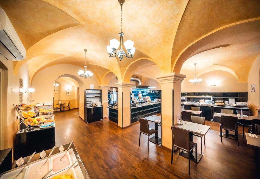 Elite Hotel Praga
