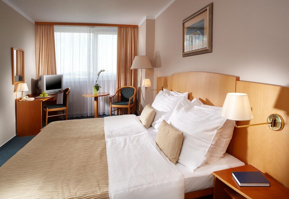Hotel Orea Pyramida 4*