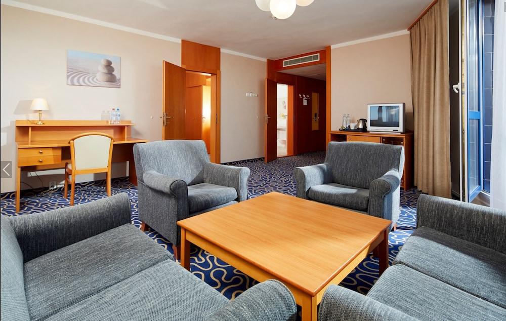 Hotel Orea Pyramida 4*