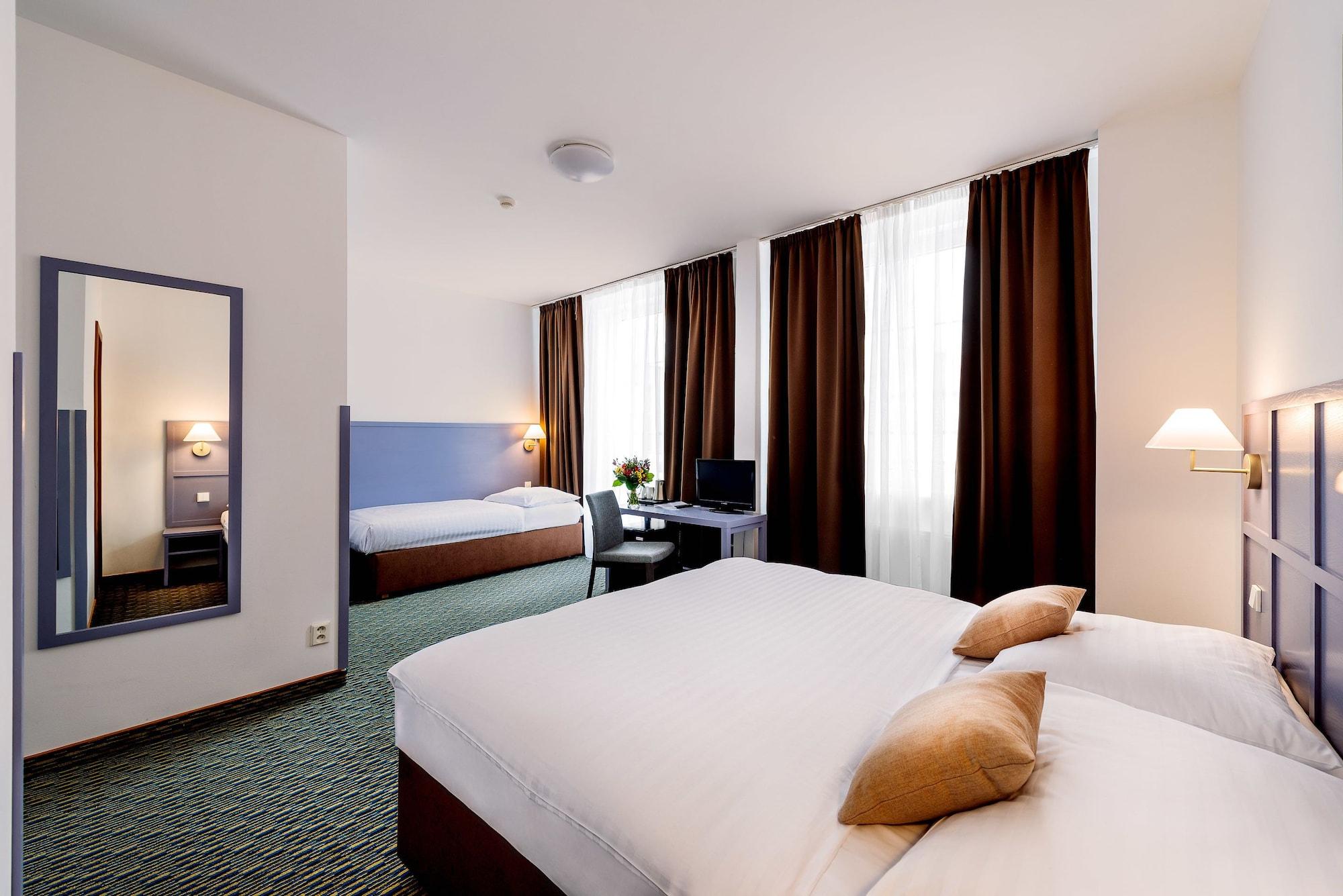 Hotel Central Hotel Prague 3*