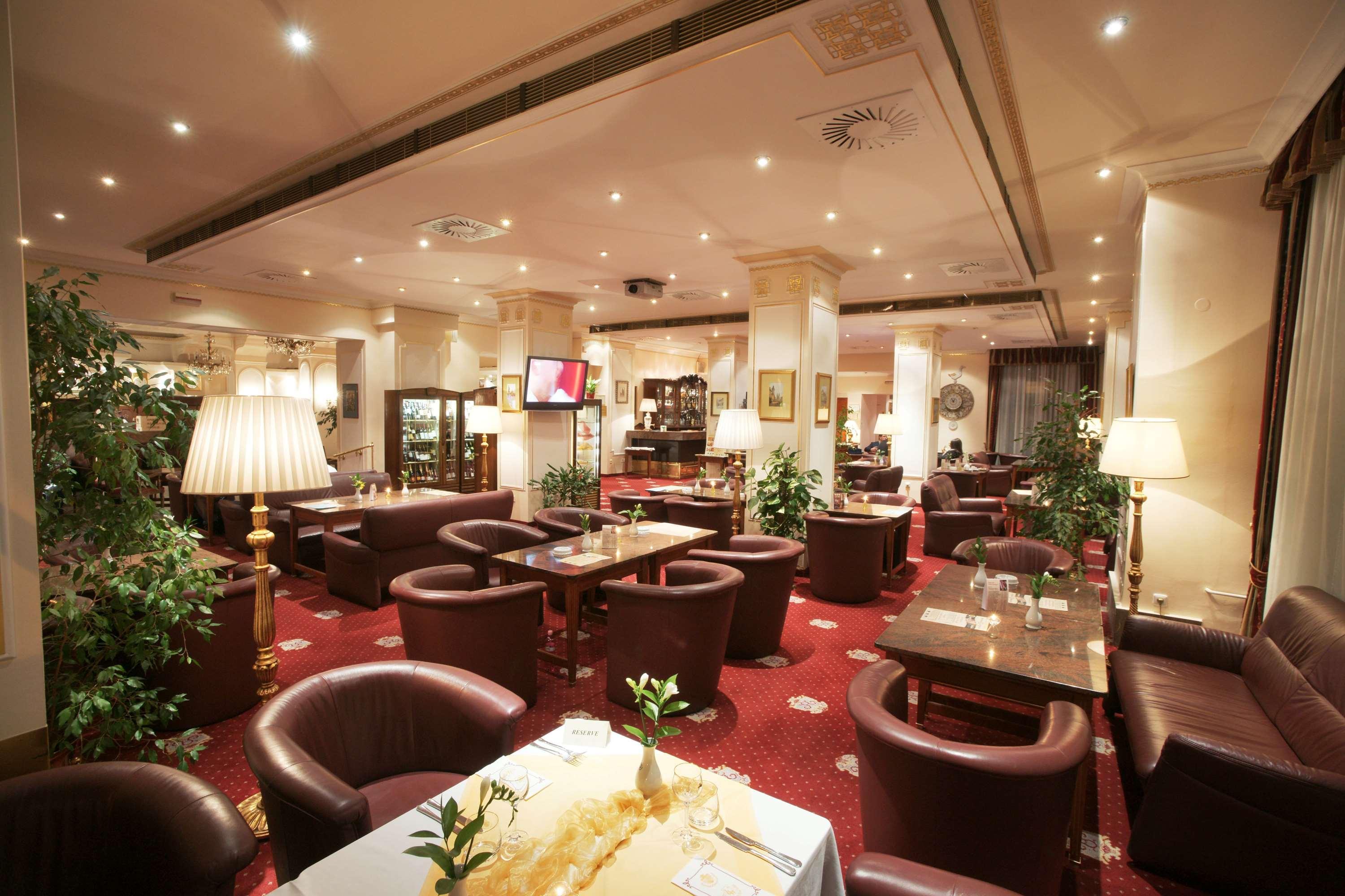 Otel Ambassador Zlata Husa 5*