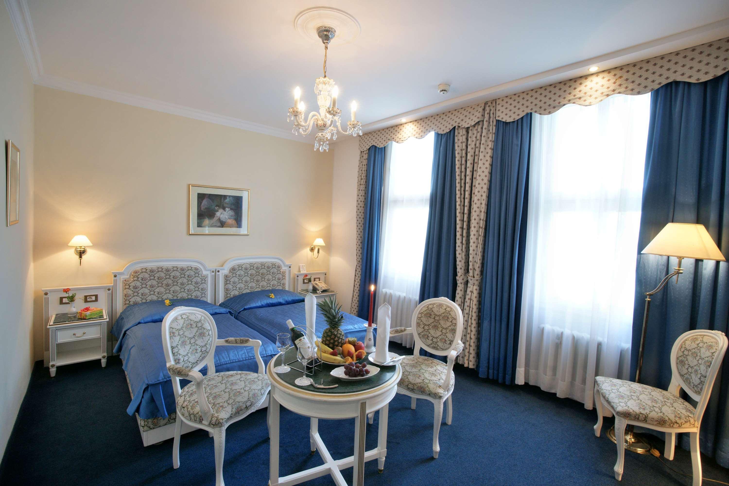 Ambassador Zlata Husa Otel