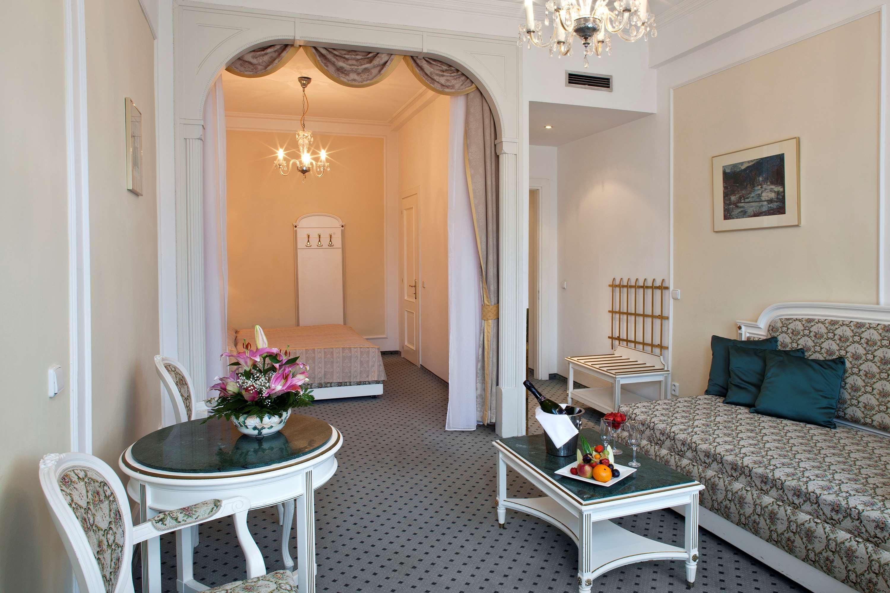 Otel Ambassador Zlata Husa 5*