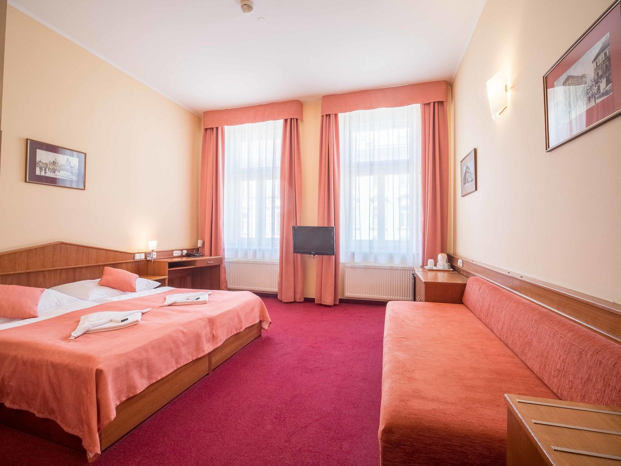 Alton Hotel 3*
