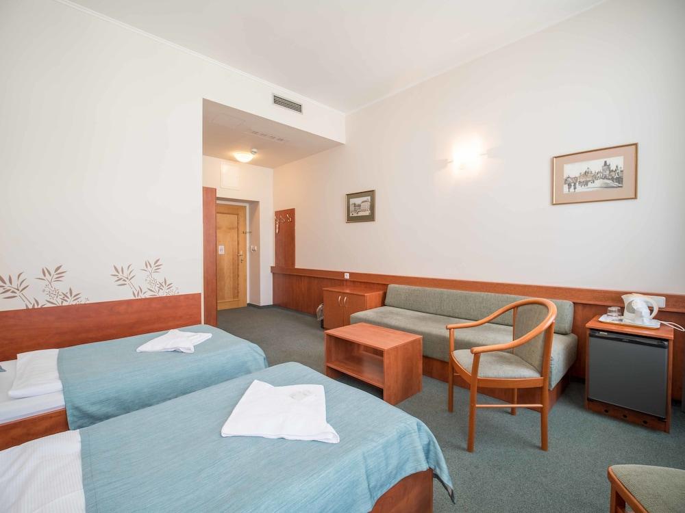 Alton Hotel 3*