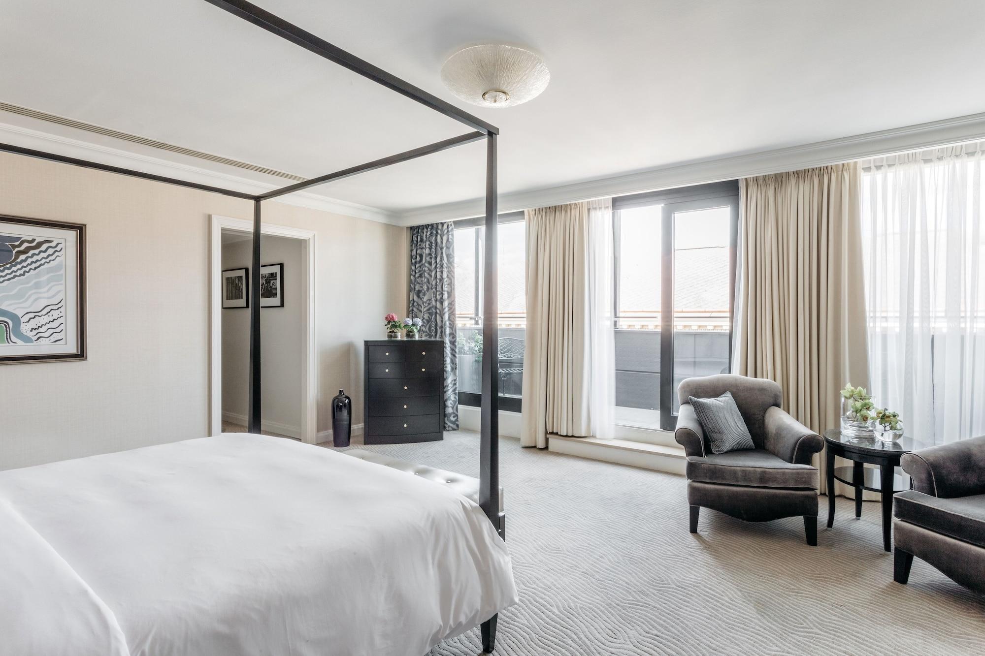 Four Seasons 5* Prague