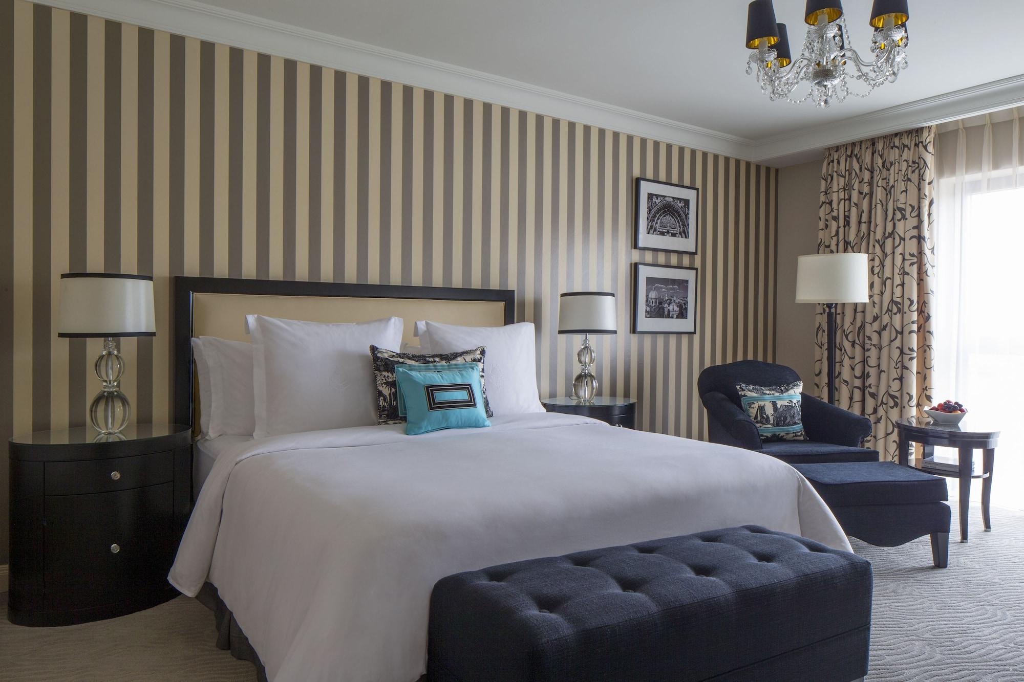 Four Seasons Hotel